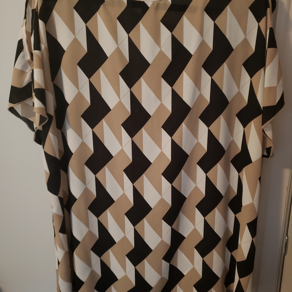 Top - Picture 2 of 3